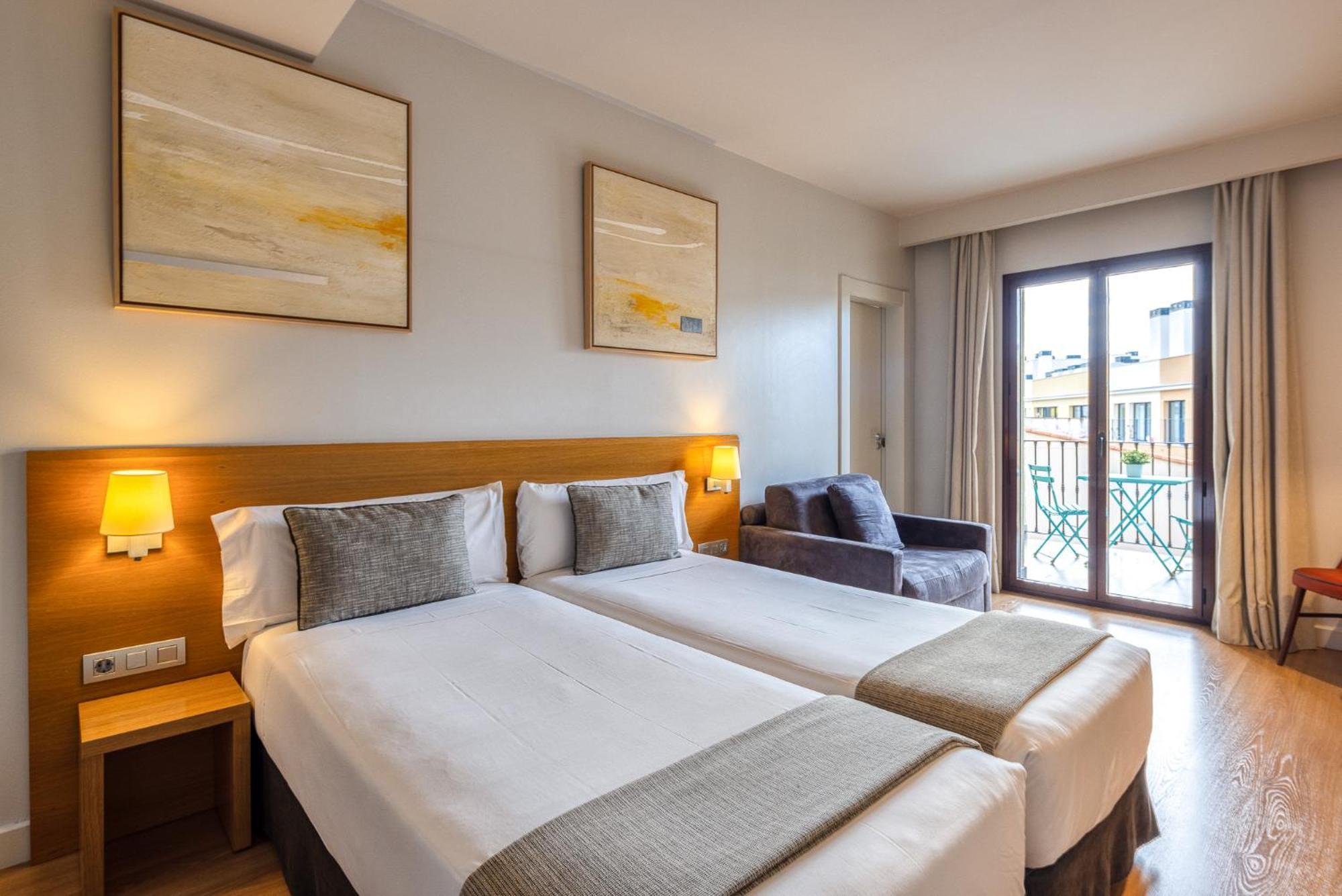 Hotel Arc La Rambla Barcellona Esterno foto
