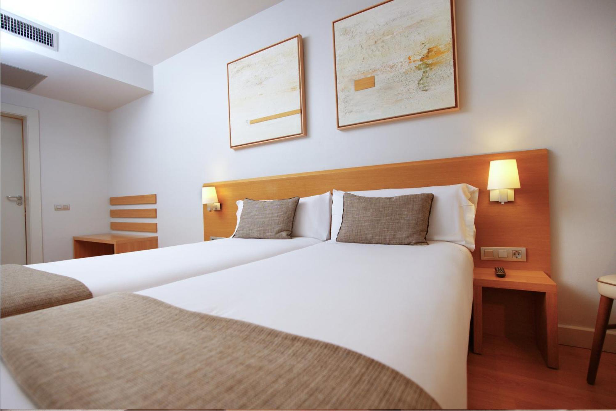 Hotel Arc La Rambla Barcellona Esterno foto