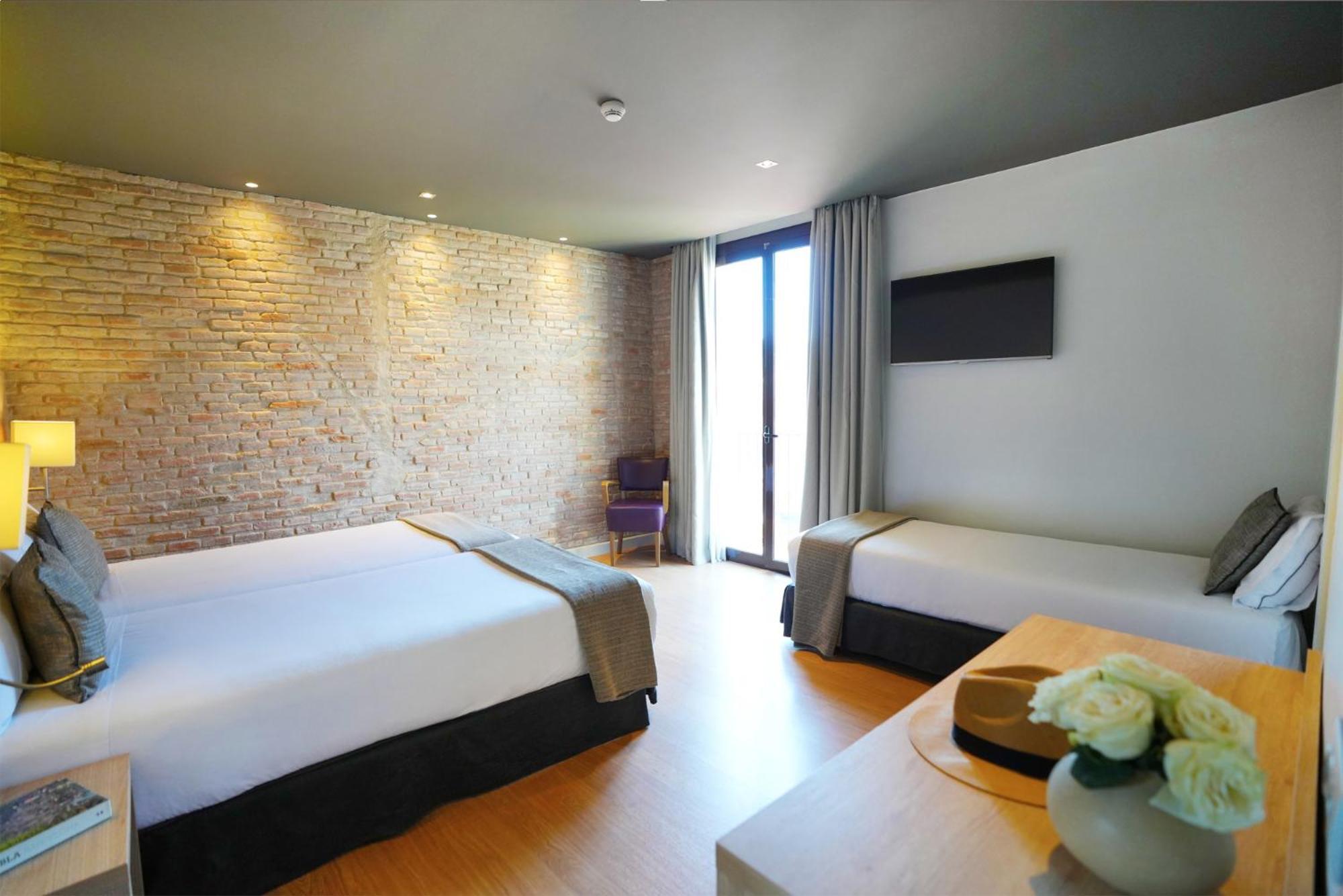 Hotel Arc La Rambla Barcellona Esterno foto