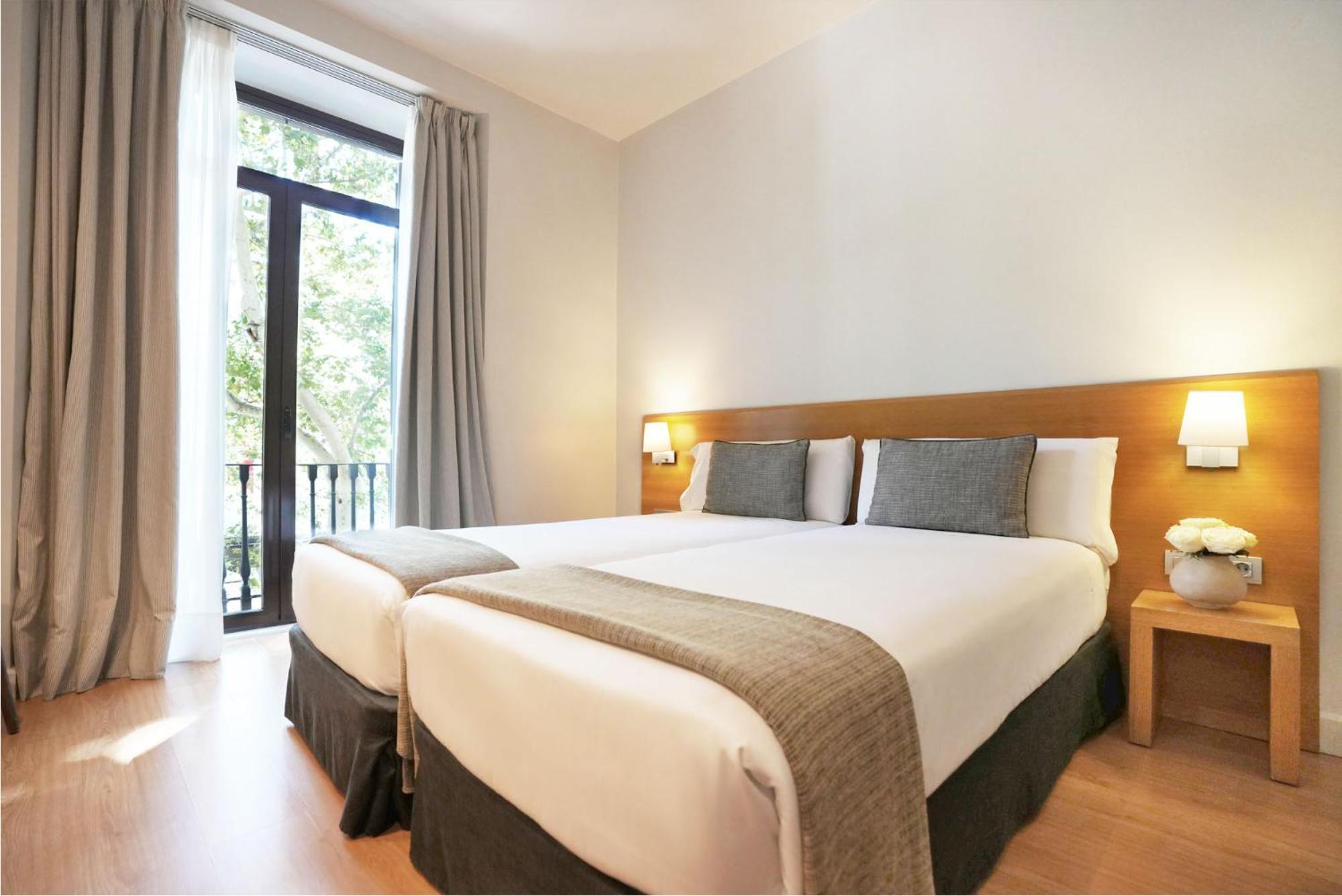 Hotel Arc La Rambla Barcellona Esterno foto